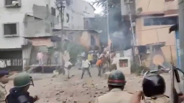 Protests Over Bangladeshi Hindu Attacks Turn Violent In Maharashtra; Clashes, Stone Pelting Reported

